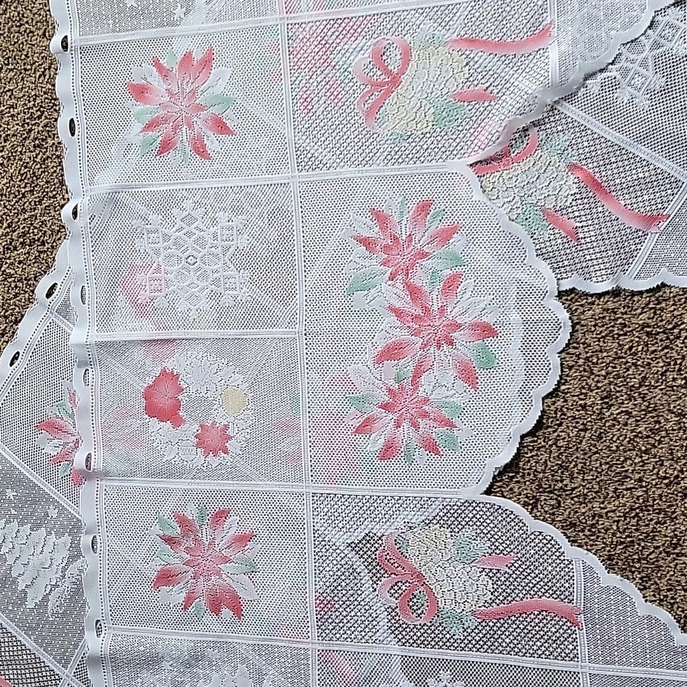 CHRISTMAS CURTAINS - Picture 2 of 12